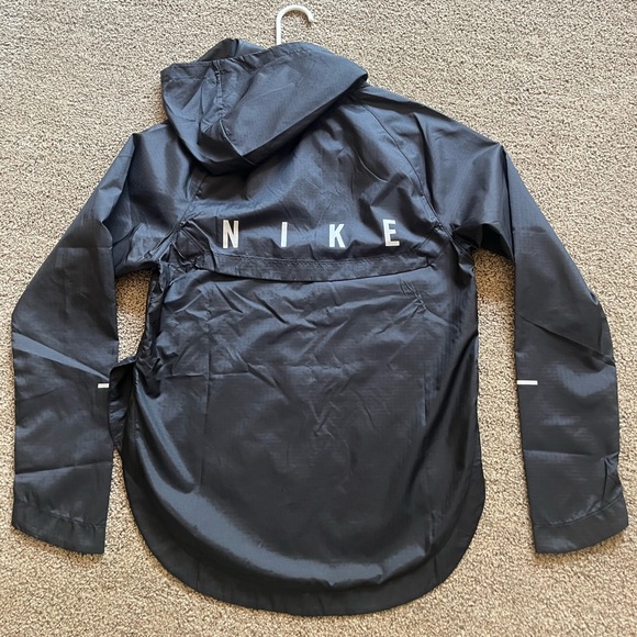 Nike Running Essentials Jacket in Black - XS - Picture 4 of 4